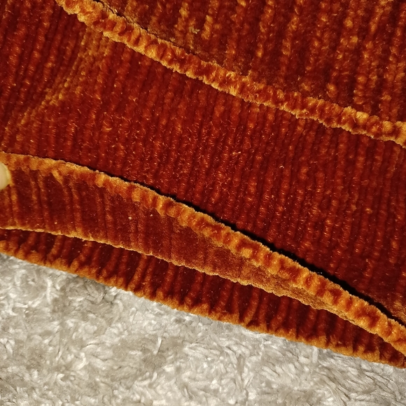 THICK OVER THE SHOULDER BEAUTIFUL HALF SWEATER - Picture 5 of 6